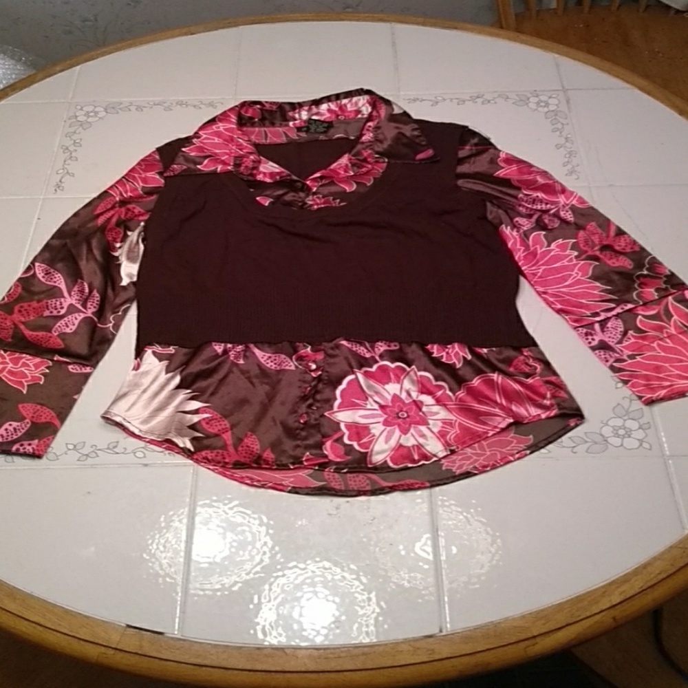 Cool Attitudes size large blouse.   143